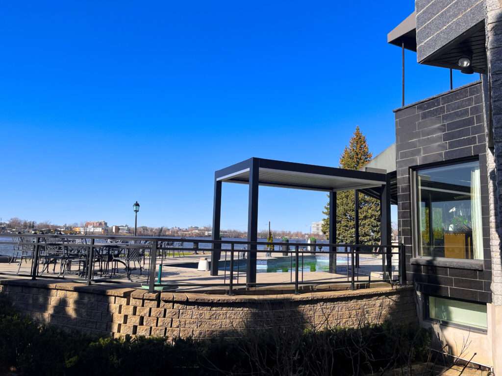 Pergola motorisée bioclimatique